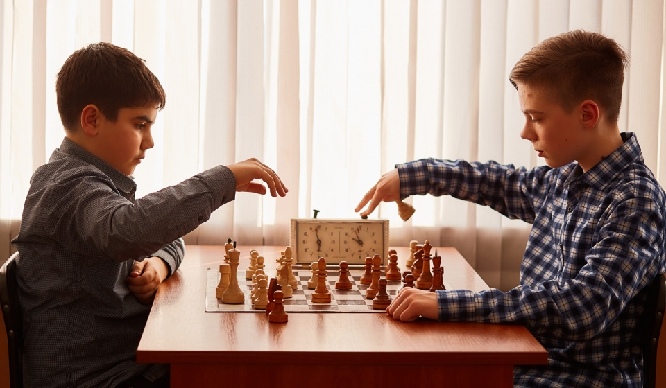 Занятие по шахматам в спортивной школе Ника