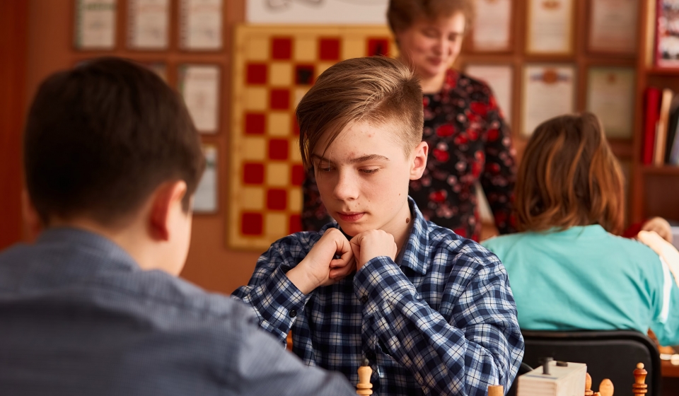 Занятие по шахматам в спортивной школе Ника