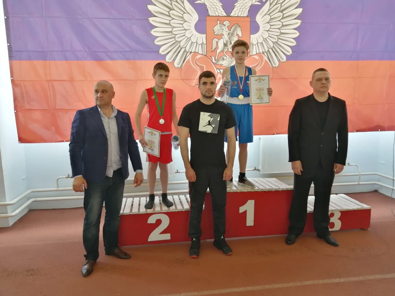 Награждение победителей Первенства г. Шахты по боксу