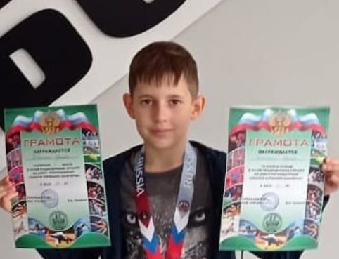 Победитель турнира в г. Зверево Руслан Коваленко