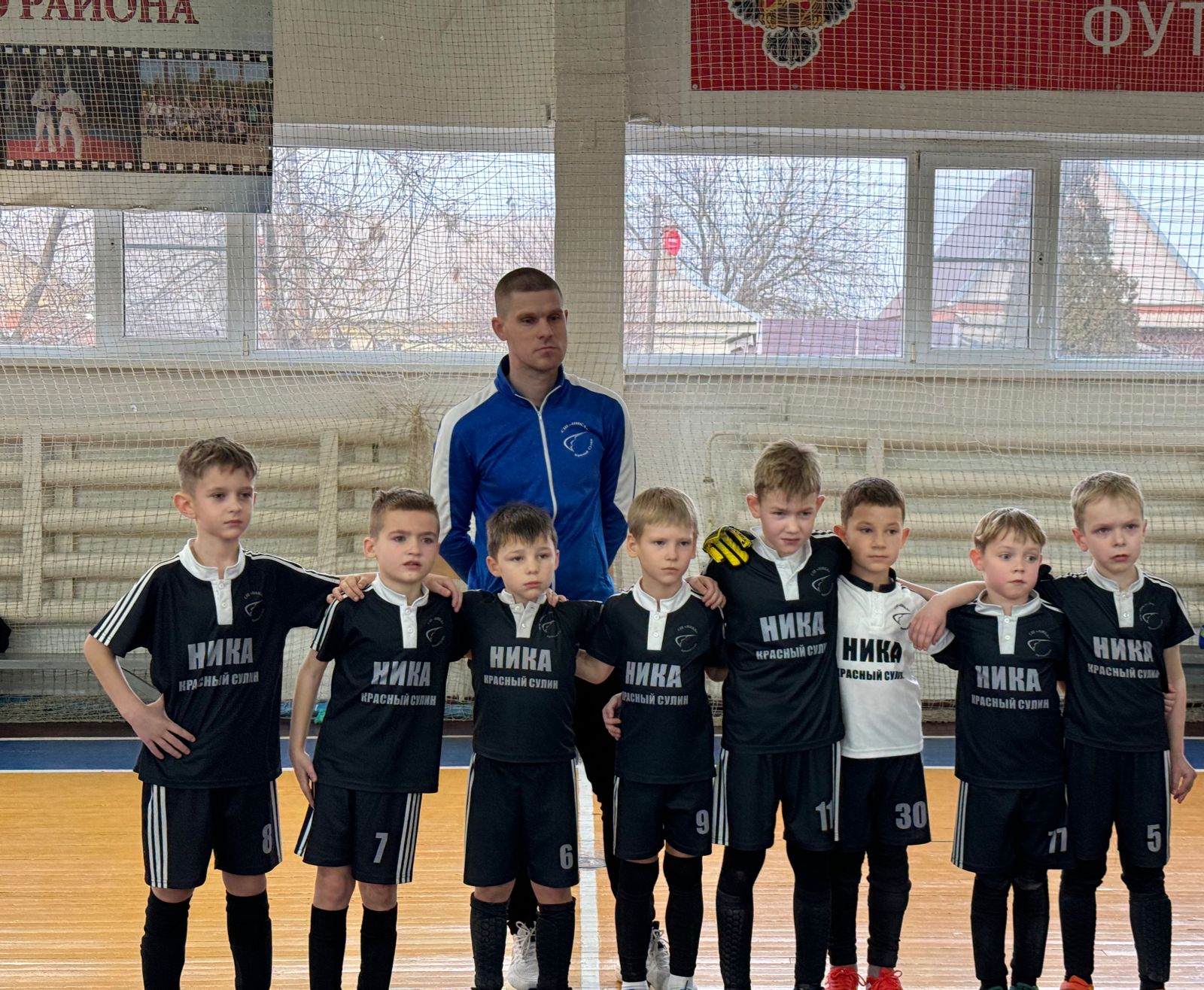 Футболисты спортивной школы "Ника"