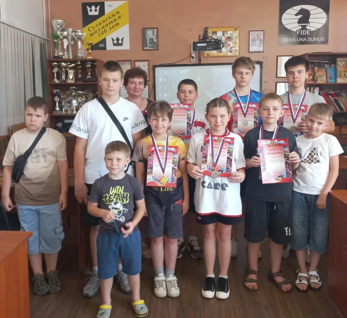 Участники шахматного турнира